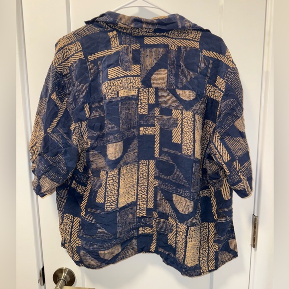 GALINDA silk button up top size 0X (XXL) - Picture 2 of 7